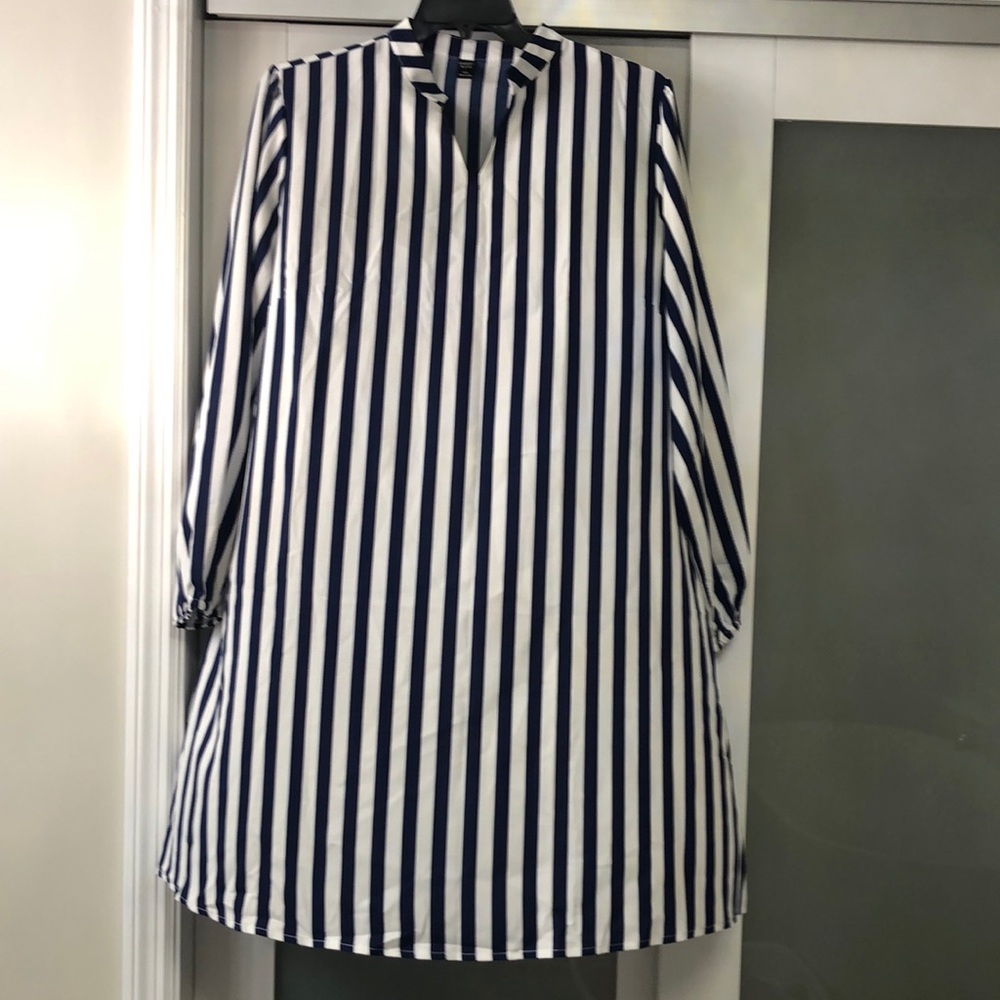 Never worn! 3 qtr sleeve, silky blue/white striped dress